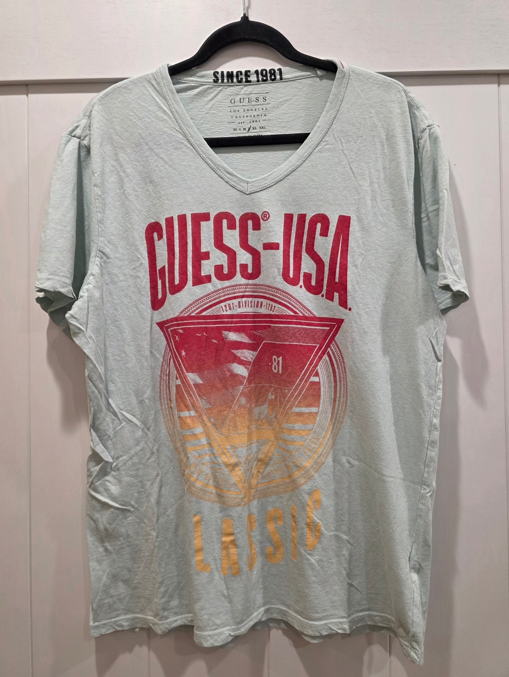 Guess-USA Graphic Mens T-shirt Size L -Item 116 A-1